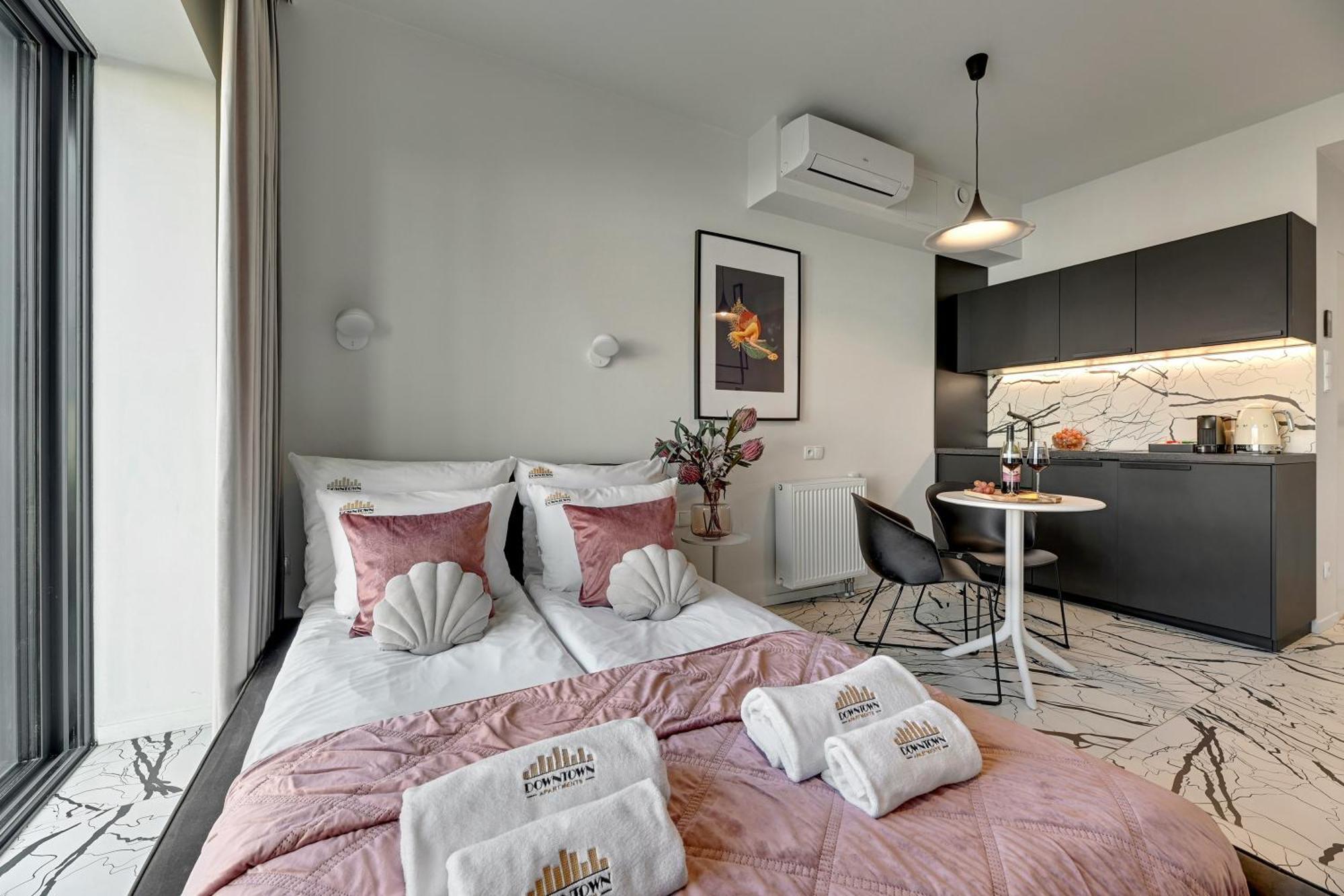 Deo Plaza Riverside & Radisson Spa By Downtown Apartments Gdansk Room photo